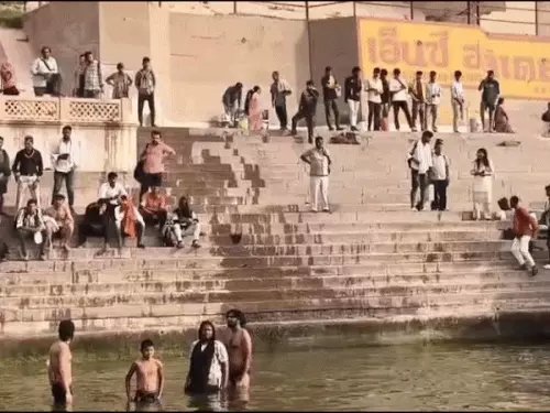 वाराणसी में गंगा स्नान के दौरान 14 वर्षीय किशोरी की डूबने से मौत, परिवार पर टूटा दुखों का पहाड़