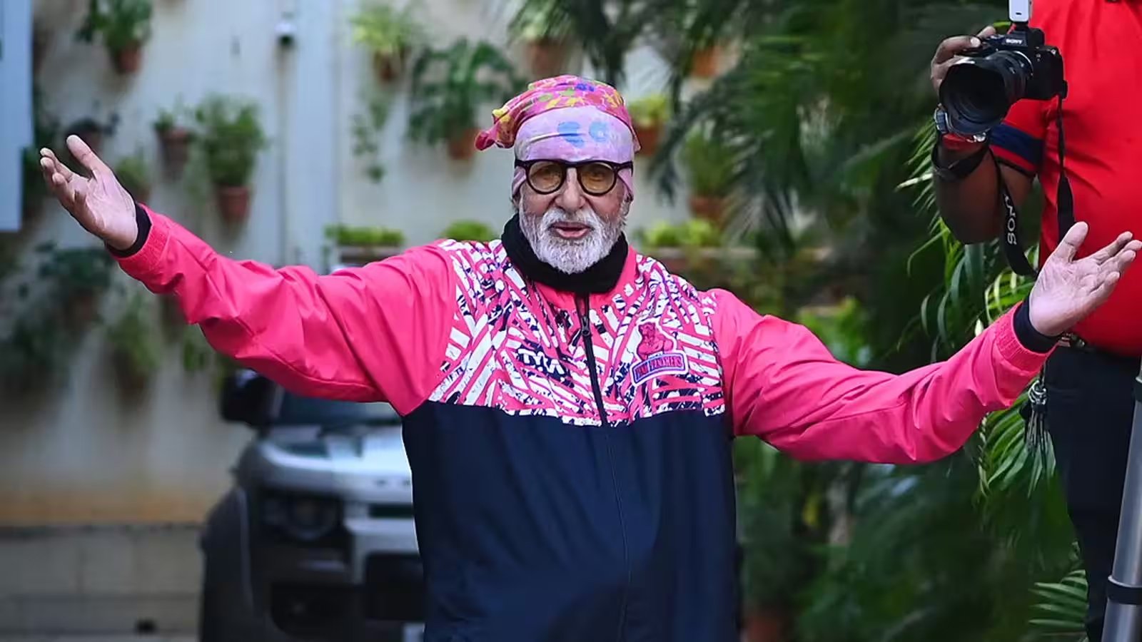 अमिताभ बच्चन ने बताई अपनी मुश्किल घड़ी, सर्जरी के बाद ICU में रहने का किया जिक्र