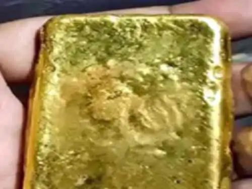 वाराणसी एयरपोर्ट पर 70 लाख का विदेशी सोना बरामद, शारजाह से आए यात्री को डीआरआई ने किया गिरफ्तार