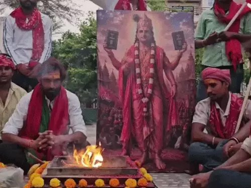 अखिलेश यादव के जन्मदिन पर वाराणसी में महाआरती, सपा ने वरुणा कॉरिडोर से 2027 का दिया चुनावी संदेश
