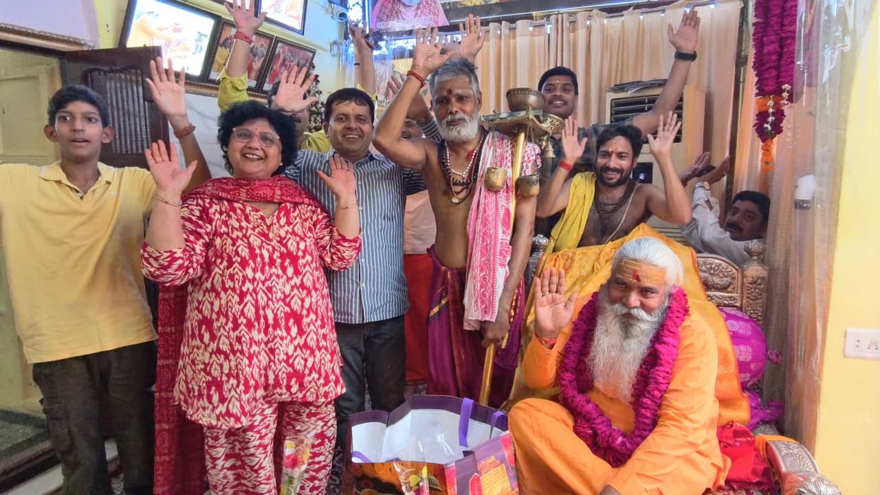 गुरु पूर्णिमा पर अन्नपूर्णा मठ मंदिर में उमड़ा आस्था का सैलाब, गुरु वंदना और भंडारे में शामिल हुए सैकड़ों श्रद्धालु