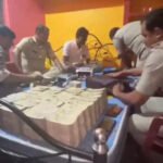 बीरभूम में पुलिस की बड़ी कार्रवाई: 28.5 करोड़ कैश और 15 किलो सोना बरामद, पत्थर कारोबारी से जुड़े शख्स गिरफ्तार