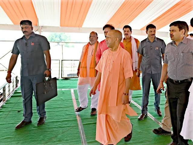 वाराणसी पहुंचेेंगे मुख्यमंत्री योगी आदित्यनाथ, दो दिवसीय प्रवास में धार्मिक, सामाजिक और सरकारी कार्यक्रमों में होंगे शामिल