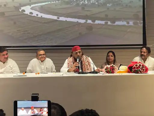 लखनऊ में अखिलेश यादव का भाजपा पर तीखा हमला, कहा-‘भाजपा नाम बदलकर भारतीय चीटिंग पार्टी ले…