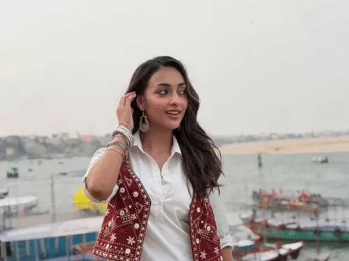वाराणसी पहुंचीं अभिनेत्री अमरीन कुरैशी, बोलीं- काशी में शूटिंग करना रहा यादगार अनुभव