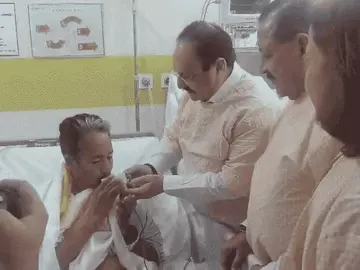 27 दिन बाद वांगचुक ने तोड़ा अनशन: नड्डा ने जूस पिलाया, बोले- हिंसा रोकने के लिए लिया फैसला; CJP का आंदोलन जारी
