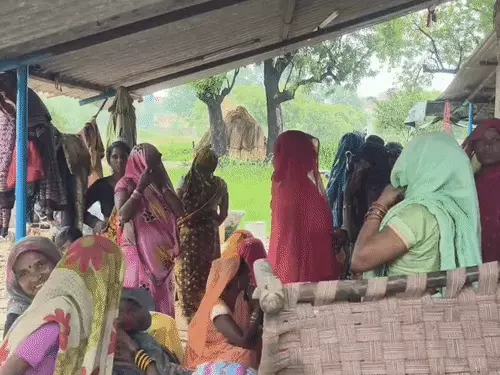 कौशांबी में प्रेमिका से मिलने पहुंचे युवक की पीट-पीटकर हत्या, किशोरी गंभीर घायल