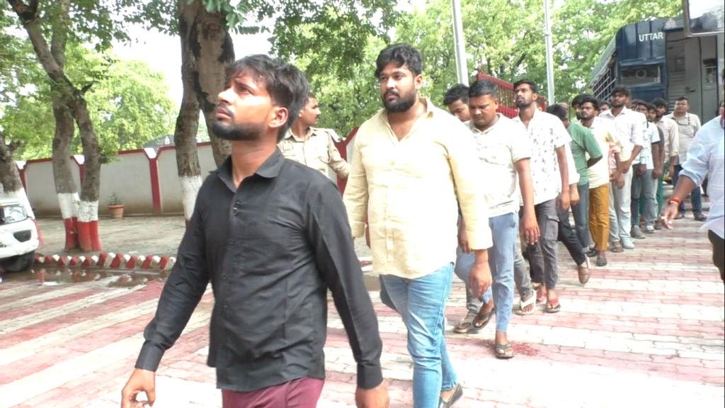नौकरी का झांसा देकर ठगी करने वाले गिरोह का पर्दाफाश, साइबर पुलिस ने 19 आरोपियों को दबोचा
