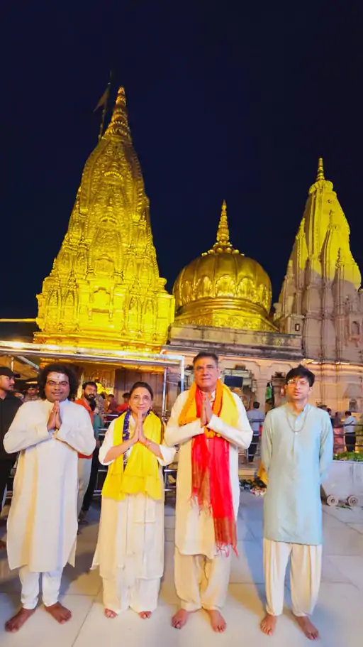 सात साल बाद काशी पहुंचे बोमन ईरानी, बाबा विश्वनाथ के दरबार में लगाई हाजिरी, बोले- कल्पना से कहीं ज्यादा अद्भुत है बनारस