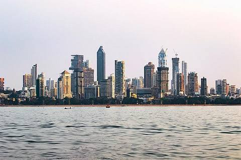 देशभर में मानसून ने पकड़ी रफ्तार: महाराष्ट्र में मूसलाधार बारिश, मुंबई समेत चार जिलों में रेड अलर्ट