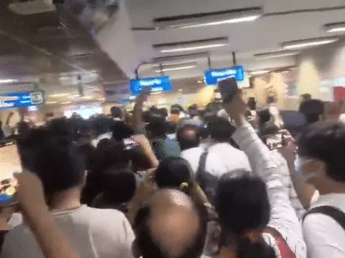 संसद के करीब पहुंचा CJP का मार्च: पुलिस ने छोड़े आंसू गैस के गोले, सभी गेटों पर सुरक्षा कड़ी; अभिजीत दीपके ने तोड़ी भूख हड़ताल