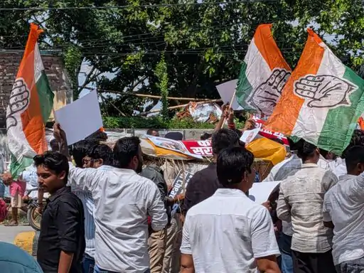 देशभर में गूंजा NEET पेपर लीक का मुद्दा, पटना में छात्रों पर लाठीचार्ज, कई राज्यों में प्रदर्शन