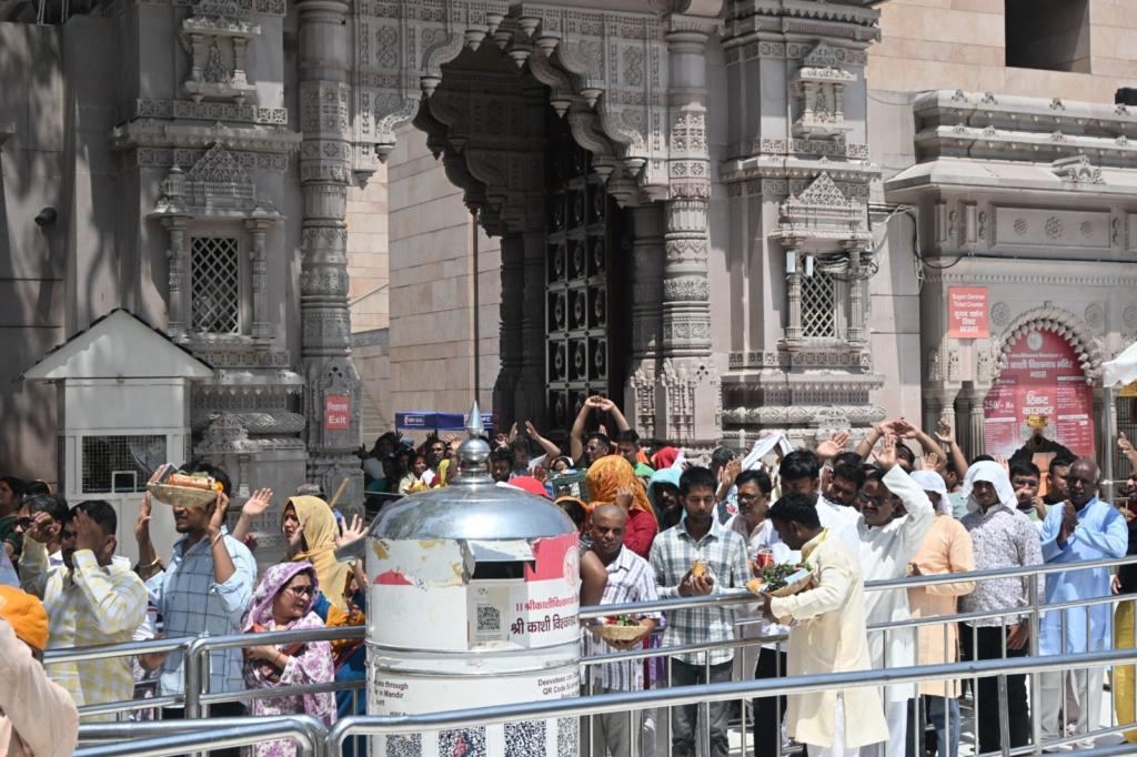 जहां विराजते हैं बाबा विश्वनाथ वहीं रोजाना लगता है भारी जाम…