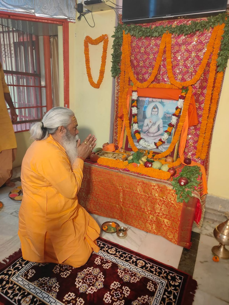 गुरु पूर्णिमा पर अन्नपूर्णा मठ मंदिर में उमड़ा आस्था का सैलाब, गुरु वंदना और भंडारे में शामिल हुए सैकड़ों श्रद्धालु