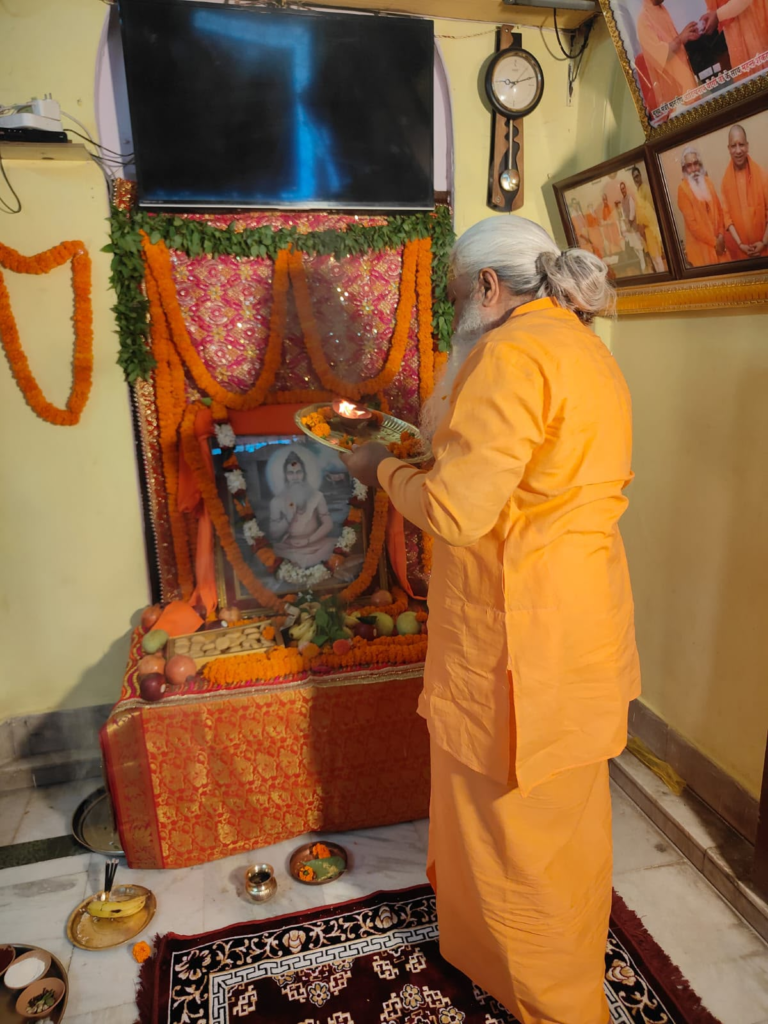 गुरु पूर्णिमा पर अन्नपूर्णा मठ मंदिर में उमड़ा आस्था का सैलाब, गुरु वंदना और भंडारे में शामिल हुए सैकड़ों श्रद्धालु