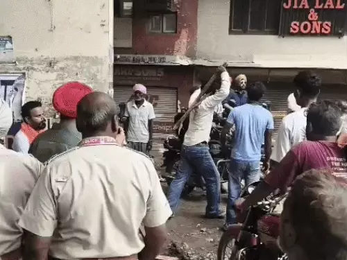 Punjab Bandh 2026: बरनाला लाठीचार्ज के विरोध में 12 जिलों में बंद, बाजार रहे बंद; अमृतसर में पुलिस जवान की मौत