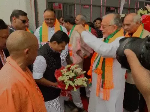 लखनऊ पहुंचे भाजपा राष्ट्रीय अध्यक्ष नितिन नवीन, सीएम योगी ने किया स्वागत, 18 KM रोड शो में उमड़ा जनसैलाब, 2027 चुनाव पर दिया बड़ा संदेश