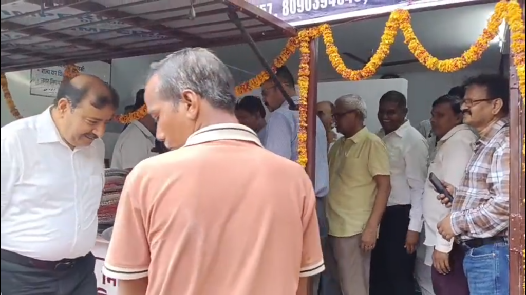 वाराणसी में फूड बैंक की नई पहल, जरूरतमंदों के लिए शुरू हुई निःशुल्क भोजन सेवा