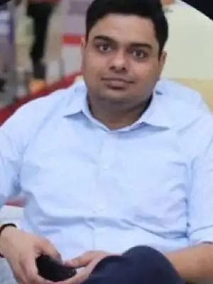 वाराणसी में सीबीआई की बड़ी कार्रवाई: रेलवे के वरिष्ठ अधिकारी रिश्वत मामले में हिरासत में, दफ्तर और आवास पर एक साथ छापेमारी