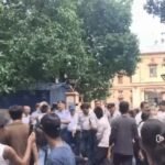 बीएचयू में BFA प्रवेश परीक्षा की मार्किंग को लेकर छात्रों का प्रदर्शन, केंद्रीय कार्यालय पर हुआ हंगामा