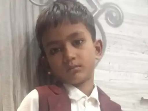 वाराणसी में बारिश के बाद दर्दनाक हादसा: निर्माणाधीन मकान की नींव में डूबने से 10 वर्षीय बच्चे की मौत