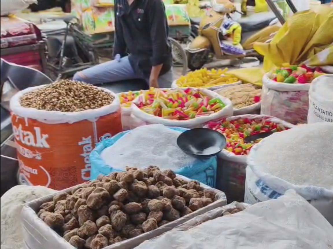 महंगाई की मार से बिगड़ा आम आदमी का बजट, कमाई के मुकाबले बढ़ा खर्च