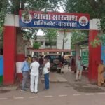 इंस्टाग्राम चलाने से रोकने पर नाराज हुई युवती, रेलवे ट्रैक पर पहुंचकर उठाया खौफनाक कदम; महिला दरोगा ने बचाई जान