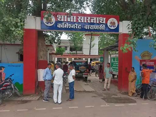 इंस्टाग्राम चलाने से रोकने पर नाराज हुई युवती, रेलवे ट्रैक पर पहुंचकर उठाया खौफनाक कदम; महिला दरोगा ने बचाई जान