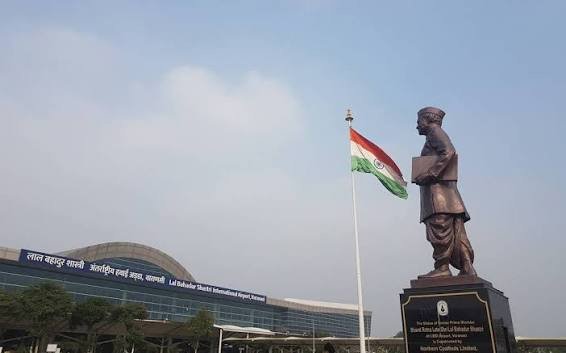 वाराणसी एयरपोर्ट पर यात्रियों को मिलेगी बड़ी राहत, 52 नई डिजिटल स्क्रीन से मिलेगी फ्लाइट की पल-पल की जानकारी