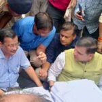 E20 पेट्रोल के विरोध में केजरीवाल का पीएम आवास मार्च, पुलिस ने रास्ते में रोका; AAP नेताओं ने सड़क पर दिया धरना