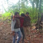 वाराणसी में हत्या के आरोपी से पुलिस की मुठभेड़: दरोगा की पिस्टल छीनकर भागा, काशी स्टेशन के पास फायरिंग; जवाबी कार्रवाई में पैर में लगी गोली