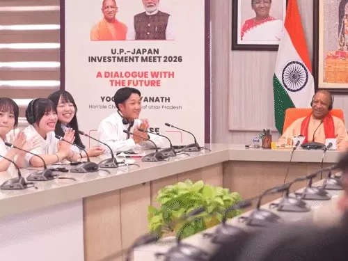 जापानी छात्रों से मिले सीएम योगी, ‘ओहायो गोजाइमासु’ से किया स्वागत