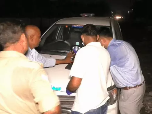 वाराणसी में दोस्त ही निकले हत्यारे! पहले साथ बैठकर पी शराब, फिर रॉड से पीटा और रेत दिया गला; शव को गोबर में दबाया