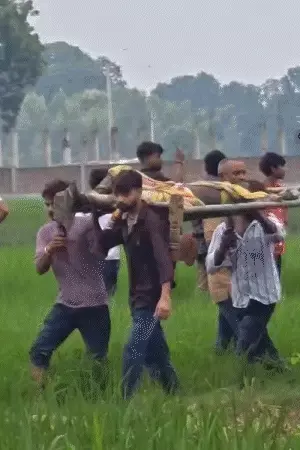 प्रयागराज-कौशांबी बॉर्डर पर पटाखा फैक्ट्री में भीषण विस्फोट, 5 की मौत; 25 घायल, कई के फंसे होने की आशंका