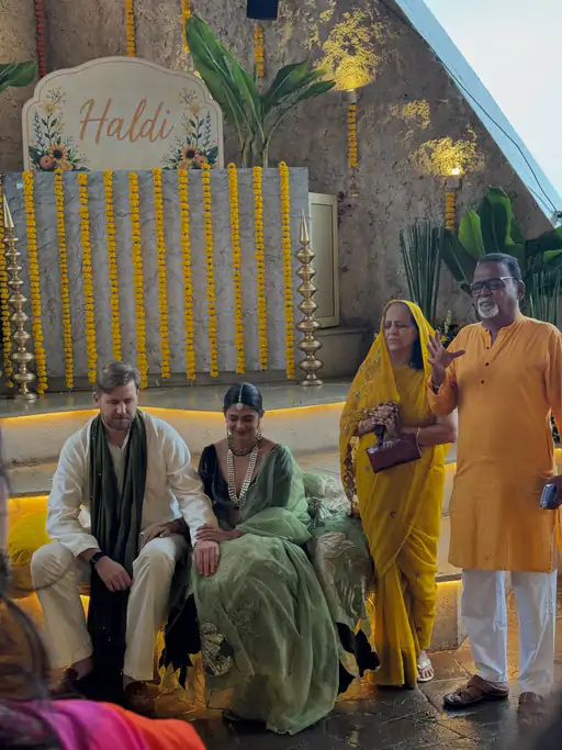 शादी के बाद जेनिफर विंगेट ने दिखाई हल्दी की अनदेखी झलक, दोस्तों के साथ यादगार पलों को किया शेयर