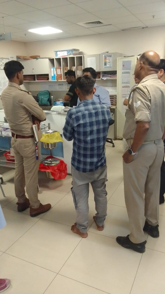 वाराणसी में कैंसर मरीज ने अस्पताल की चौथी मंजिल से लगाई छलांग, ऑपरेशन के अगले दिन हुई मौत; CCTV जांच में जुटी पुलिस