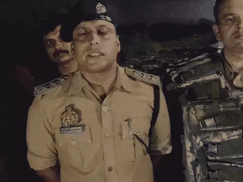 वाराणसी में पुलिस-बदमाश मुठभेड़ : 27 किलो चांदी लूटकांड के दो आरोपी घायल, एसओजी प्रभारी भी हुए जख्मी