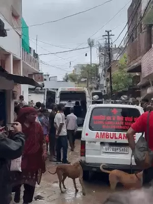 प्रयागराज में दिल दहला देने वाली वारदात: कमरे में मिली पति-पत्नी और महिला की लाश, जांच में जुटी पुलिस