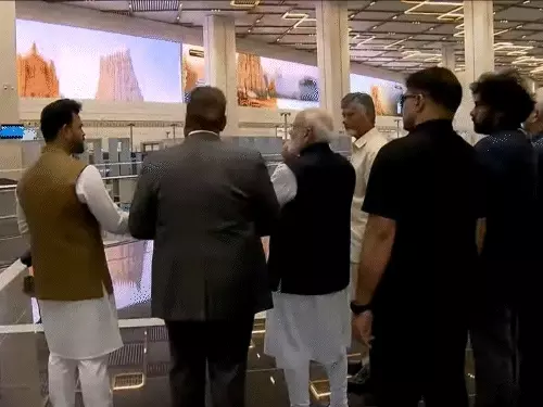 पीएम मोदी ने भोगपुरम एयरपोर्ट समेत 18 हजार करोड़ की परियोजनाओं का किया उद्घाटन, बोले- यह आंध्र की तरक्की का नया रनवे