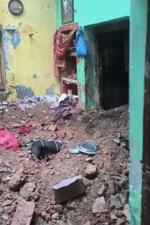 प्रतापगढ़ में दर्दनाक हादसा: बारिश के बीच ढहा जर्जर मकान, एक ही परिवार के छह लोगों की मौत