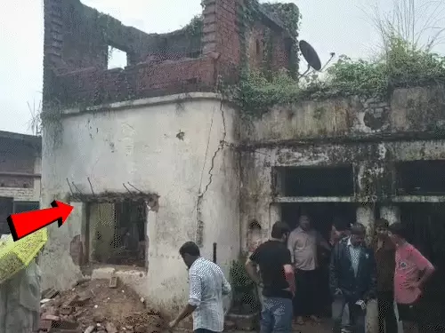 प्रतापगढ़ में दर्दनाक हादसा: बारिश के बीच ढहा जर्जर मकान, एक ही परिवार के छह लोगों की मौत