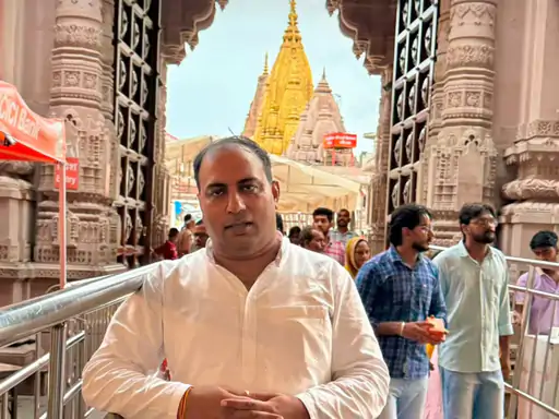 वाराणसी पहुंचे फिल्म निर्माता अमित जानी, बाबा विश्वनाथ के दर्शन के बाद 'ज्ञानवापी फाइल' बनाने का किया ऐलान