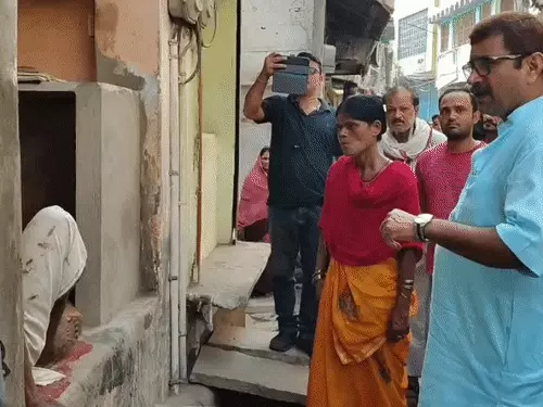वाराणसी में तीन लोगों पर जानलेवा हमला, साड़ी कारीगर की पत्थर से कूंचकर हत्या, दो घायल