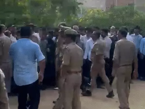 प्रयागराज में अबान के जनाजे की तैयारी, अली और उमर जेल से पहुंचे; कब्रिस्तान में भारी सुरक्षा