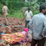 वाराणसी में बारिश बनी आफत: दीवार गिरने से पति-पत्नी की मौत, कच्चा मकान ढहने से दंपती घायल; कई इलाकों में जलभराव