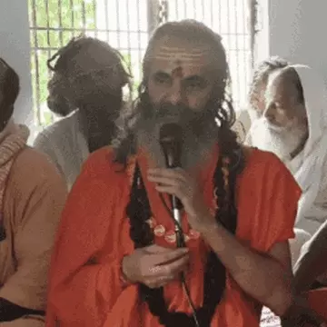 Varanasi: संत सम्मेलन में उठी मंदिरों को सरकारी नियंत्रण से मुक्त करने की मांग, धर्मांतरण पर रोक लगाने पर जोर