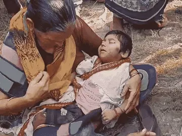 खेत में अधजली महिला की लाश, पास गमछे में लिपटी रोती मिली डेढ़ साल की बच्ची: बिजनौर में सनसनी; हत्या कहीं और कर शव जलाने की आशंका