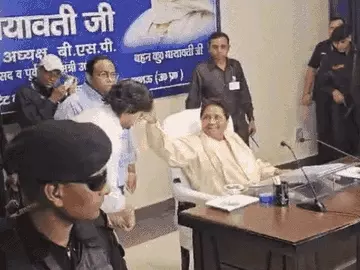 मायावती ने छोटे भतीजे ईशान आनंद को बनाया बसपा का नेशनल कोऑर्डिनेटर, यूपी समेत तीन राज्यों में अकेले चुनाव लड़ेगी पार्टी