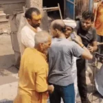 गंगा का पानी उतरते ही अस्सी घाट पर जगह कब्जाने को लेकर विवाद, दुकानदारों में मारपीट-गालीगलौज