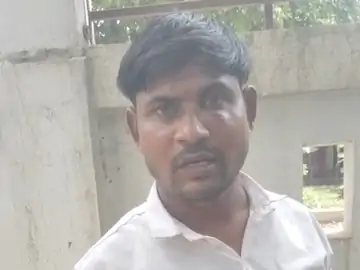 प्रधान का चुनाव लड़ने की तैयारी कर रहे युवक पर चाकू से हमले का आरोप: पिंडरा में जनसंपर्क के दौरान दो युवकों ने घेरा, मारपीट के बाद जान से मारने की धमकी